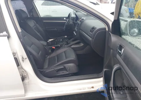 2010 Volkswagen Jetta Limited Edition z USA, uszkodzony, nr VIN 3VWRZ7AJ0AM125217